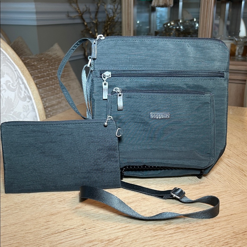 Baggallini Crossbody w/ Detachable Pouch